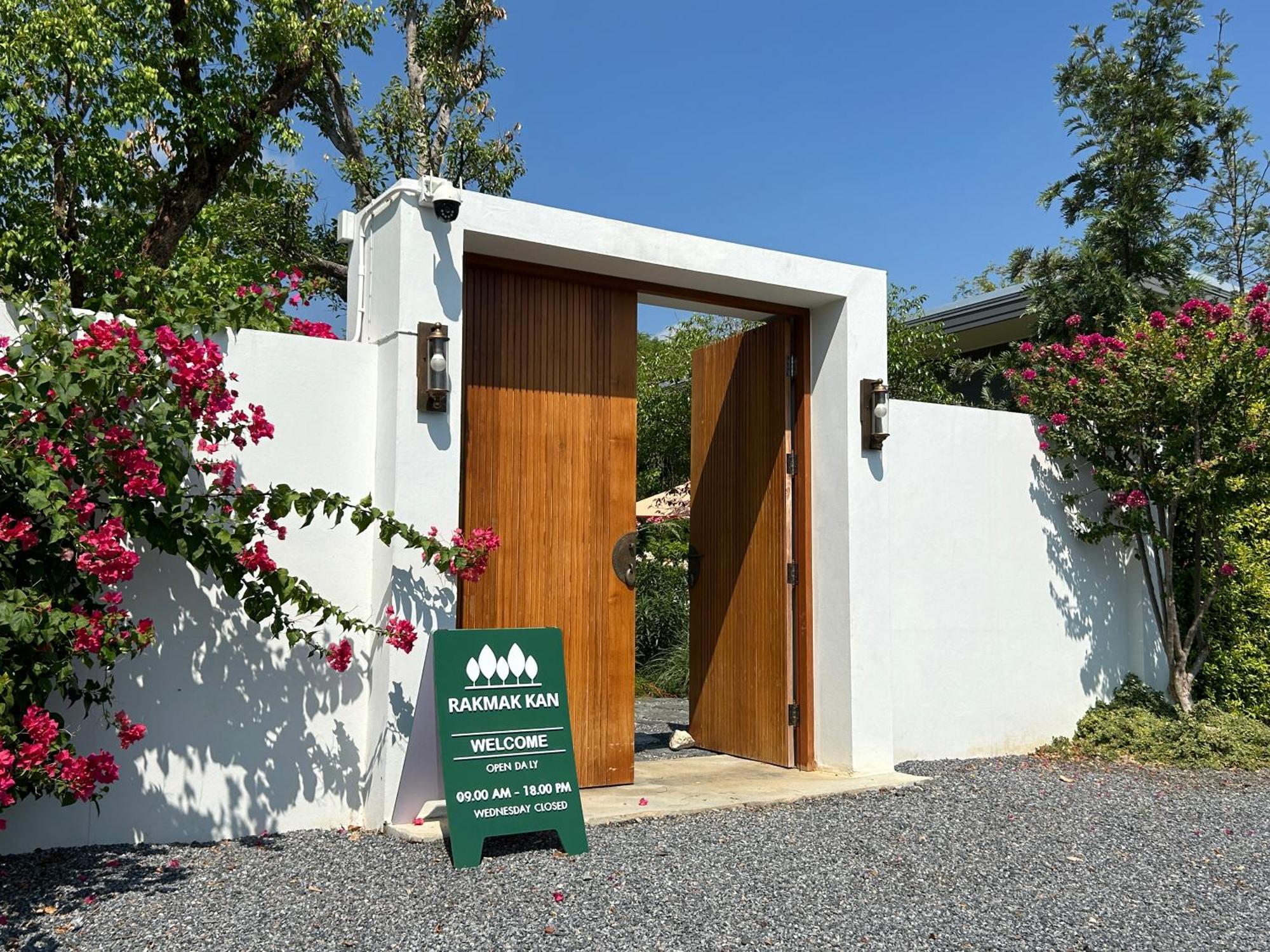 Rakmak Kan Resort & Cafe Kanchanaburi Exterior photo